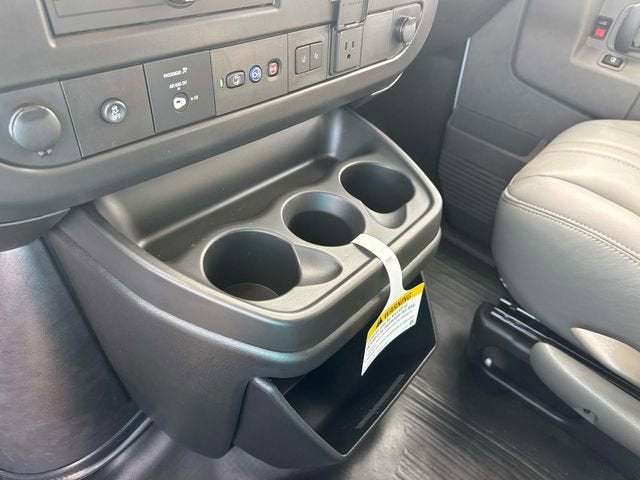 2025 Chevrolet Express Passenger 2500 1LS