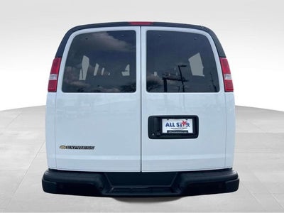 2025 Chevrolet Express Passenger 2500 1LS