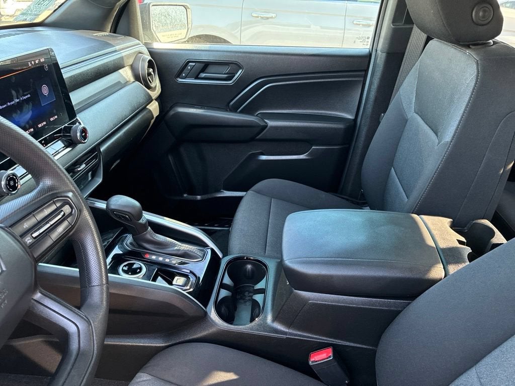 2025 Chevrolet Colorado WT/LT