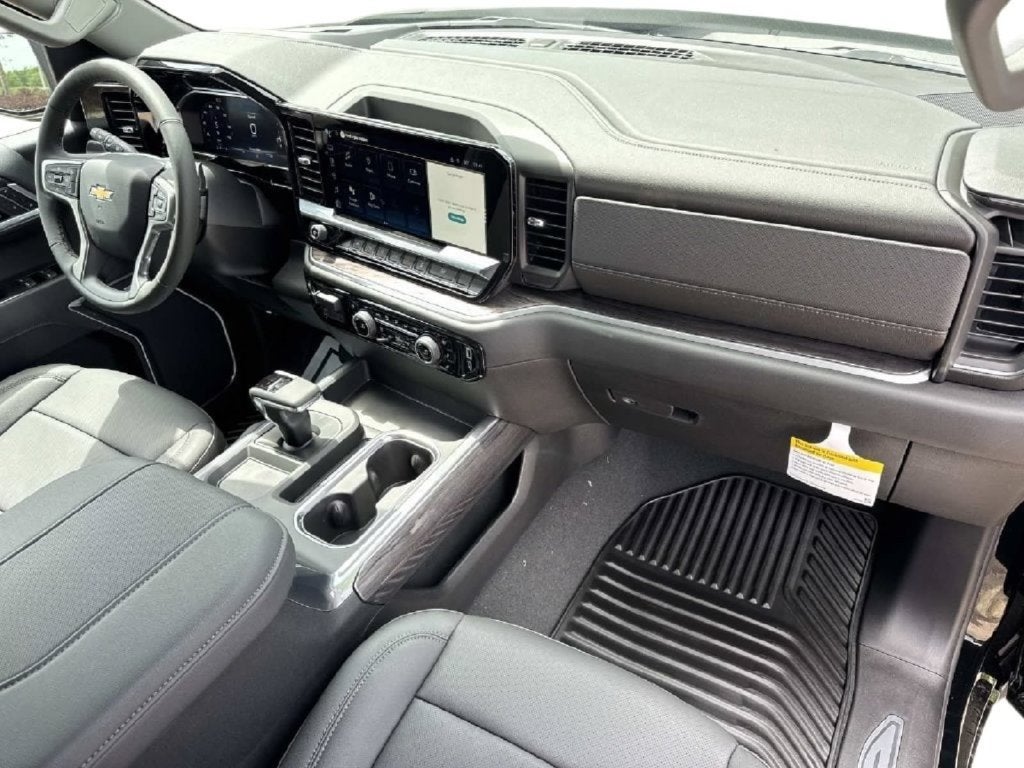 2026 Chevrolet Silverado 1500 LTZ - Photo 17