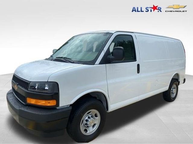 2026 Chevrolet Express 2500 Work Van HD's photo