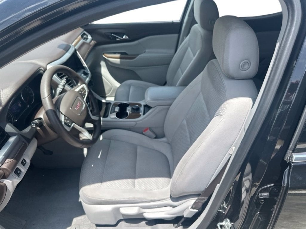 2022 GMC Acadia SLE