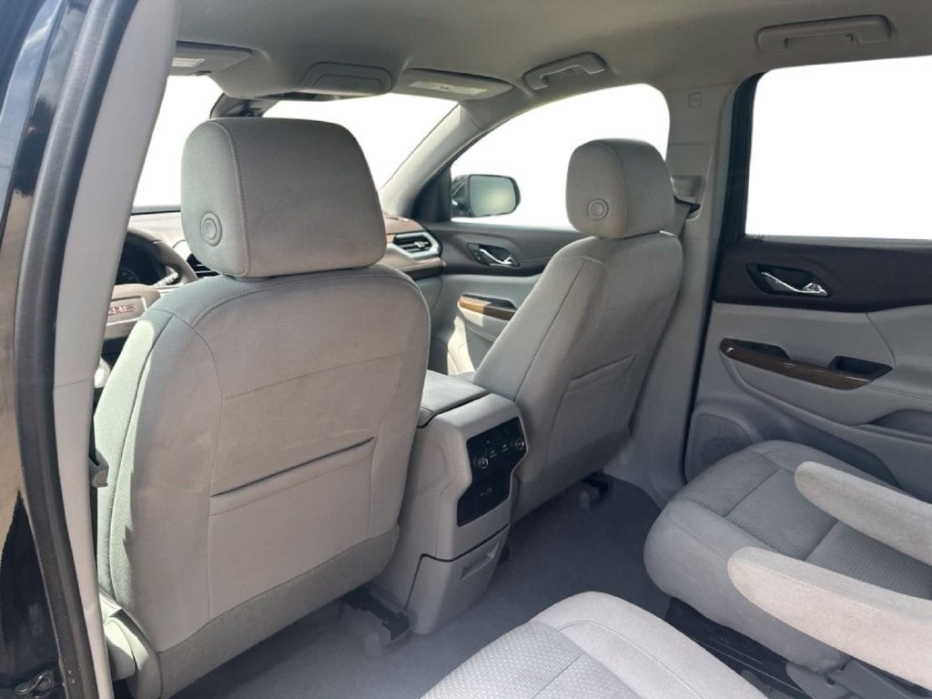 2022 GMC Acadia SLE