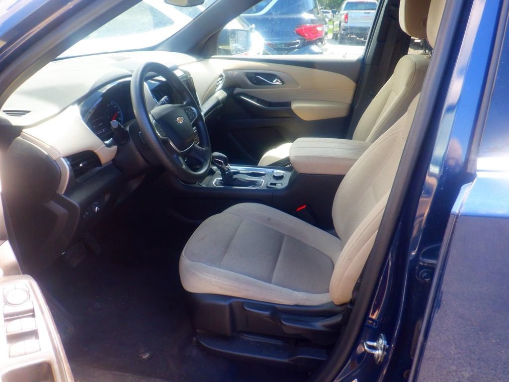 2023 Chevrolet Traverse LS