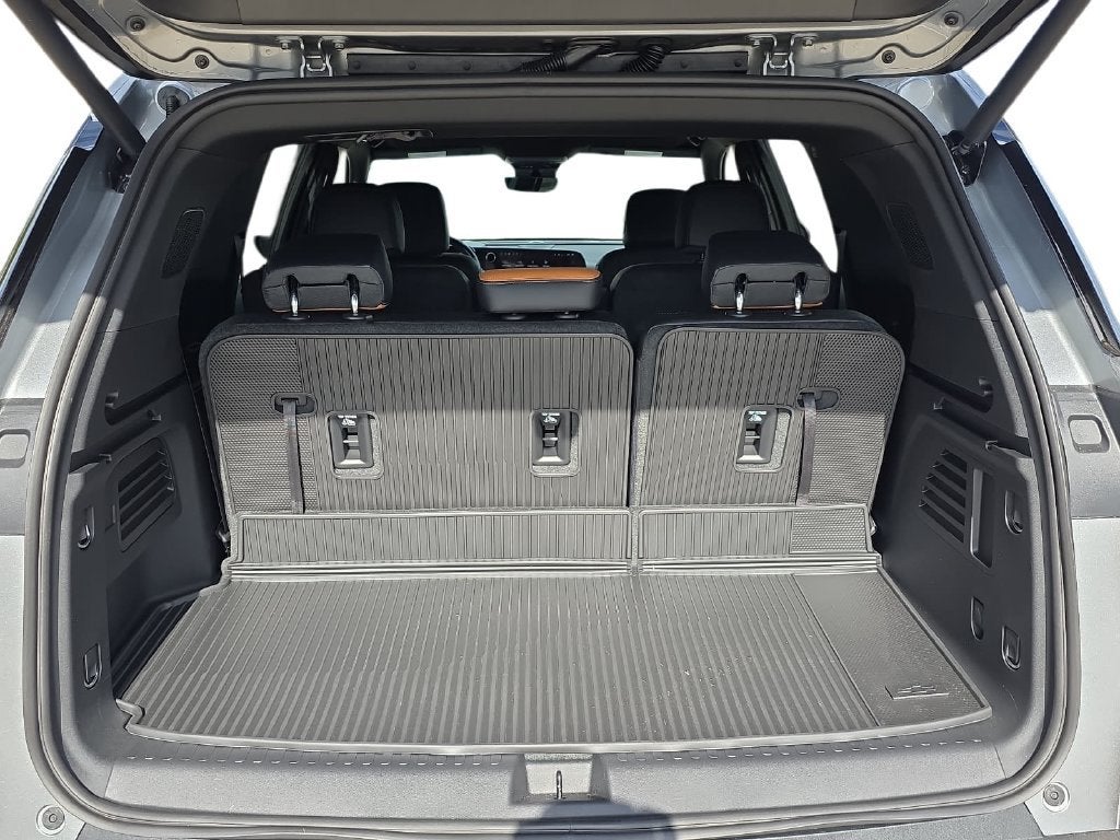 2027 Chevrolet Traverse Z71 - Photo 28