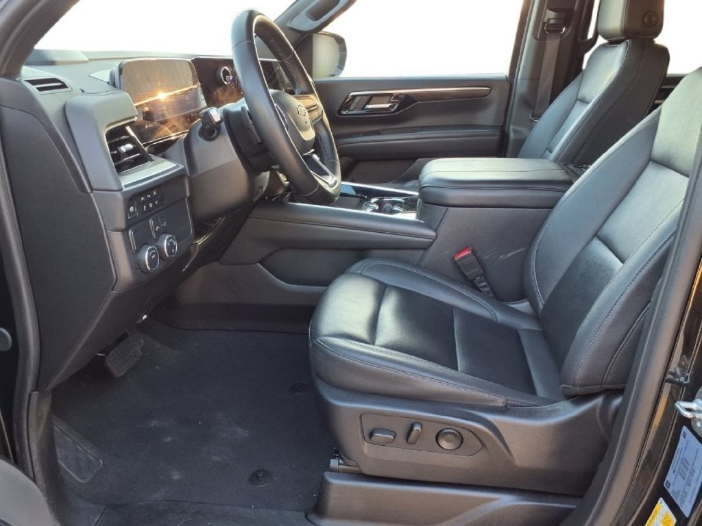 2025 Chevrolet Suburban LT