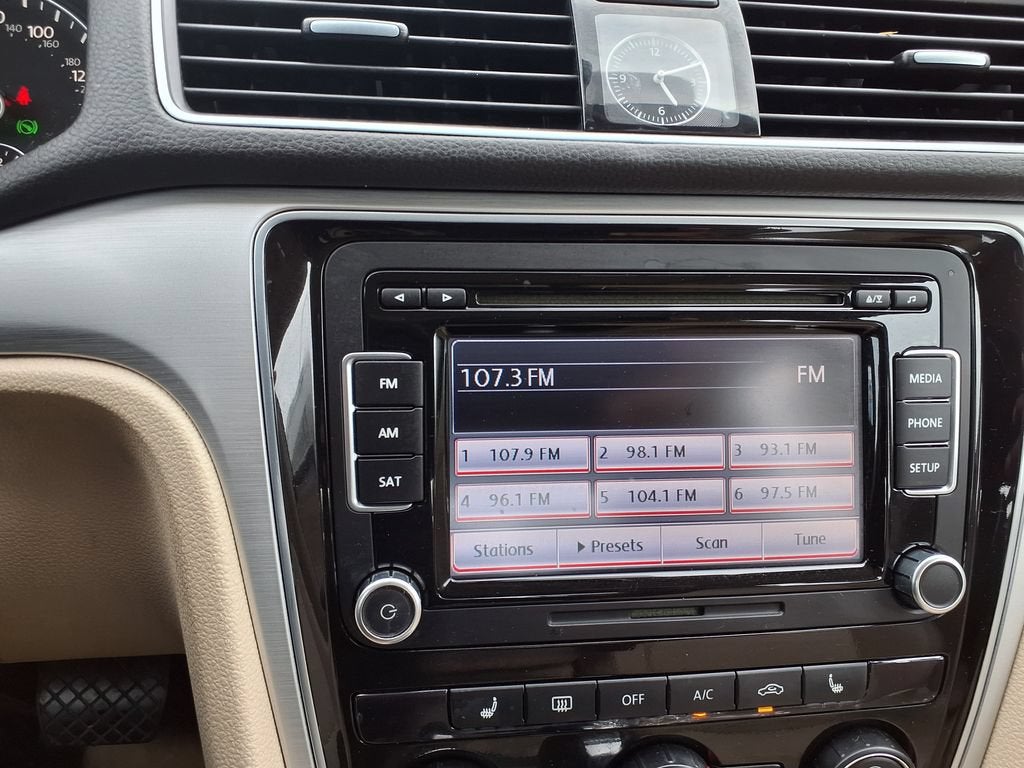 2013 Volkswagen Passat SE
