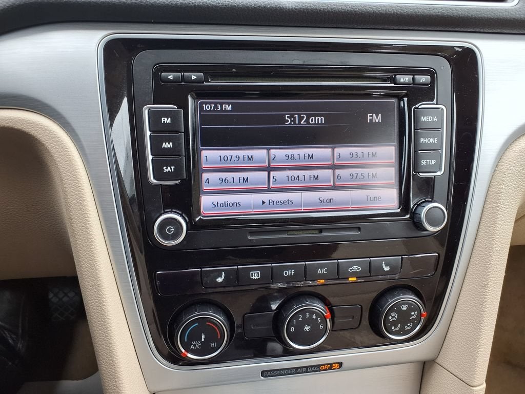 2013 Volkswagen Passat SE