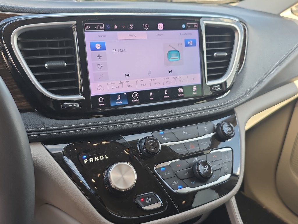 2023 Chrysler Pacifica Hybrid Limited