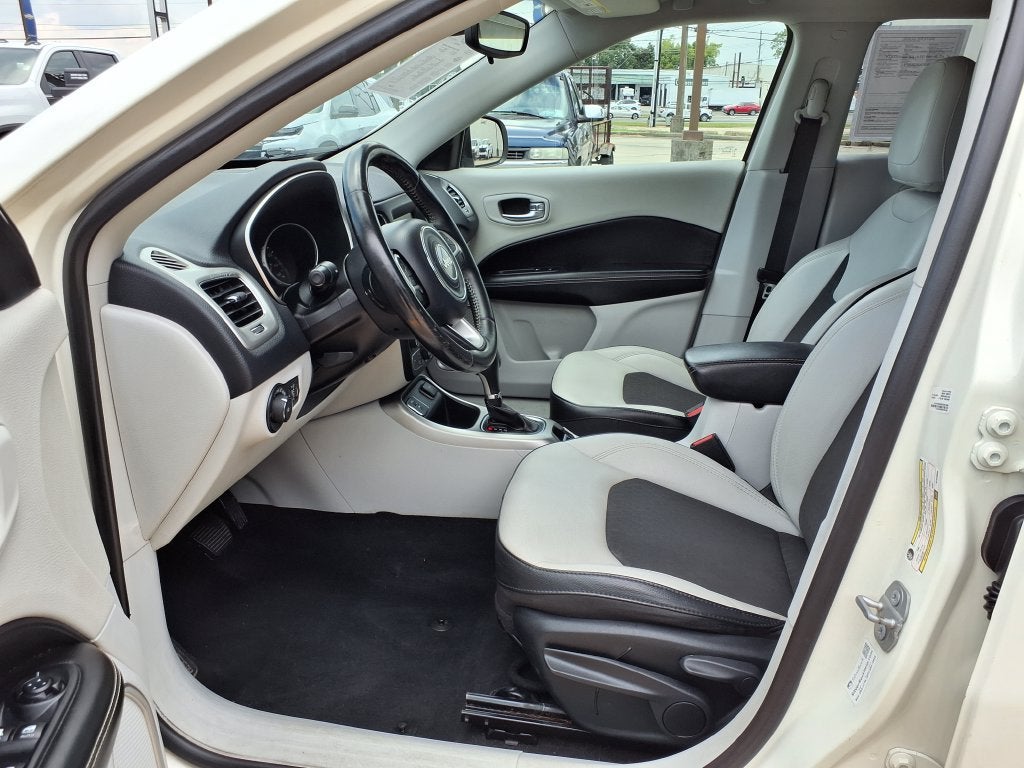 2019 Jeep Compass Latitude w/Sun/Wheel Pkg