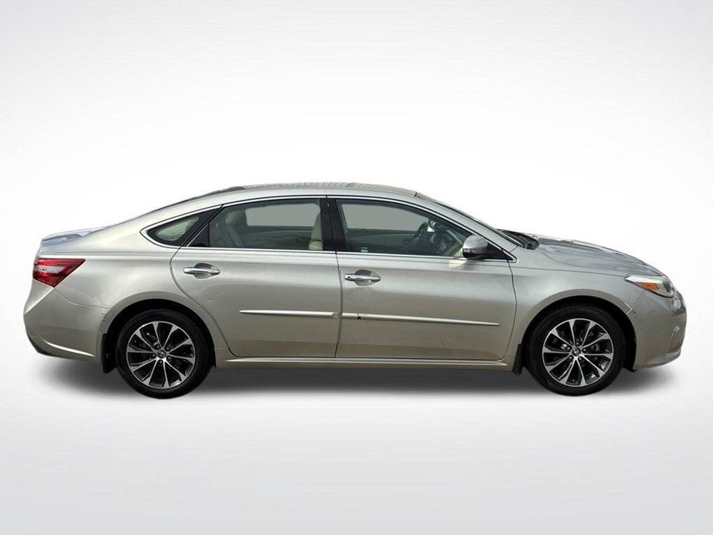 2017 Toyota Avalon XLE