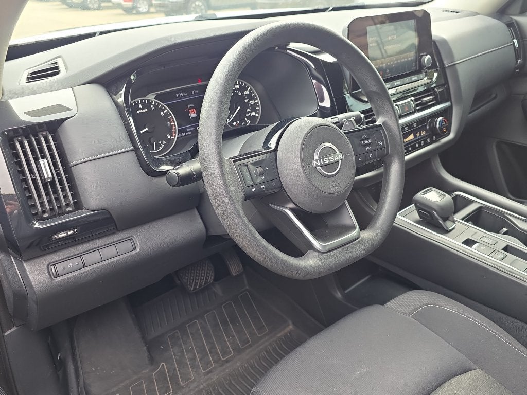 2022 Nissan Pathfinder S