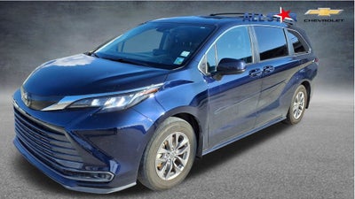 2022 Toyota Sienna LE