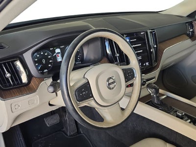 2021 Volvo XC60 Momentum