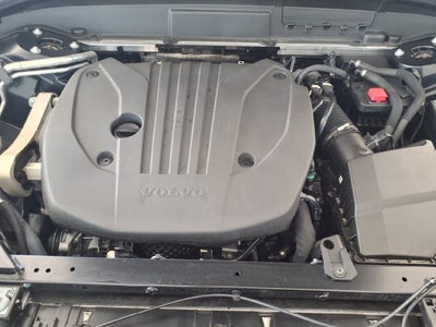 2024 Volvo XC60 Plus Dark Theme