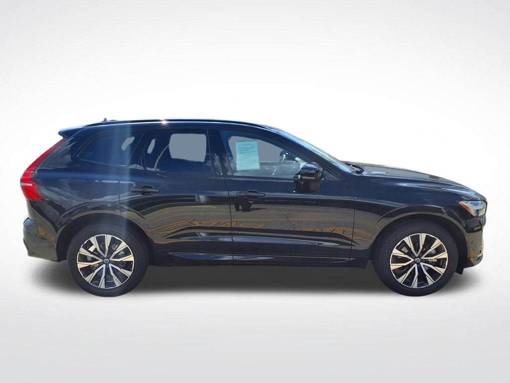 2024 Volvo XC60 Plus Dark Theme