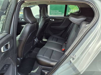 2025 Volvo XC40 Plus Bright Theme