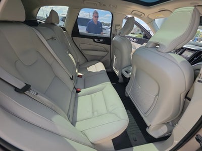 2025 Volvo XC60 Plus