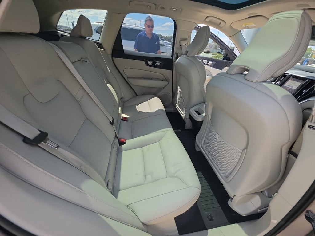 2025 Volvo XC60 Plus