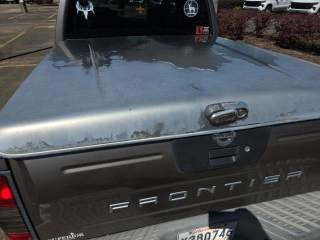 2004 Nissan Frontier 2WD LE