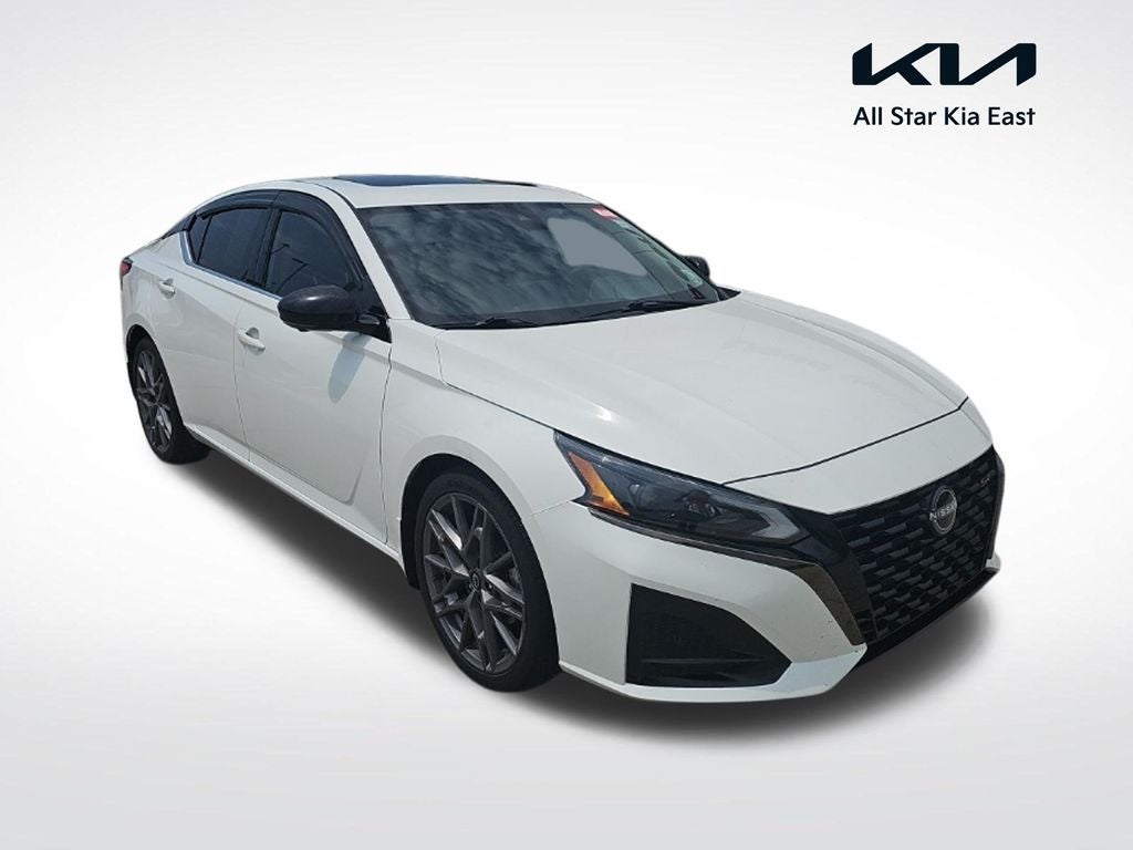2023 Nissan Altima 2.0 SR