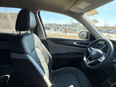 2024 Volkswagen Atlas 2.0T Peak Edition SE w/Technology