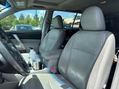 2013 Toyota Highlander SE
