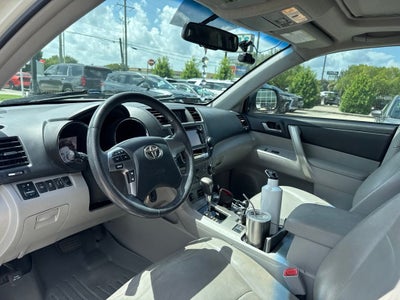 2013 Toyota Highlander SE