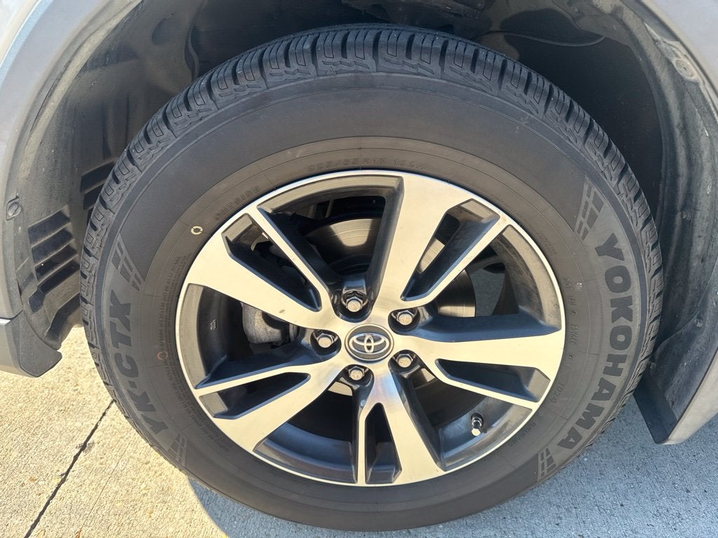 2017 Toyota RAV4 XLE