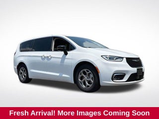 2023 Chrysler Pacifica Hybrid Limited