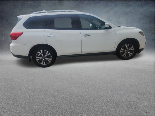 2017 Nissan Pathfinder SV