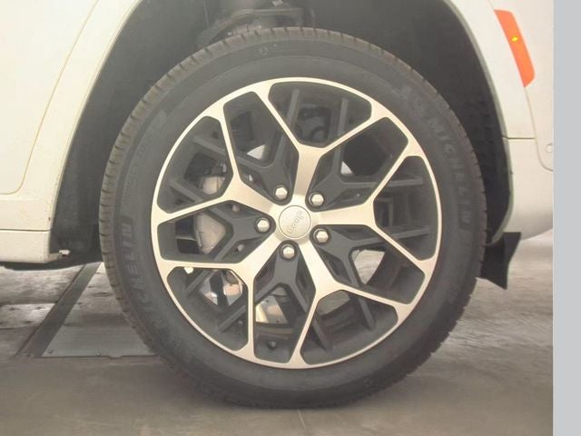 2022 Jeep Grand Cherokee Summit