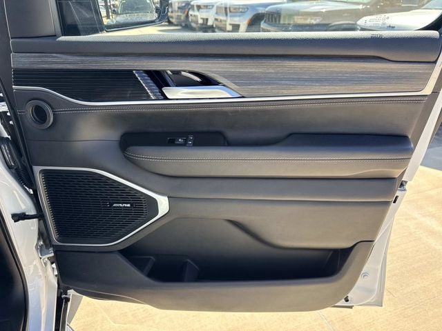 2024 Jeep Wagoneer L Series II 4x2