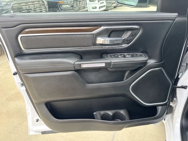 2022 RAM 1500 Laramie Crew Cab 4x2 5'7' Box