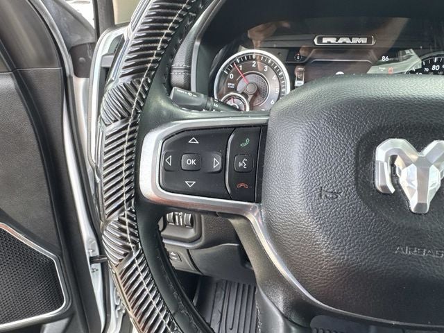 2022 RAM 1500 Laramie Crew Cab 4x2 5'7' Box