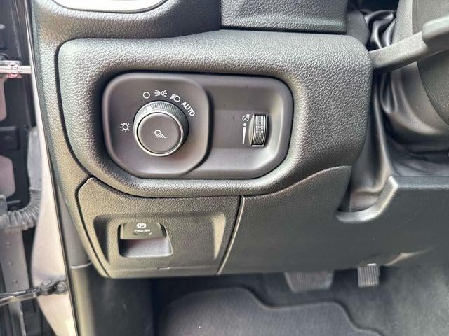 2024 RAM 1500 Laramie Crew Cab 4x4 5'7' Box