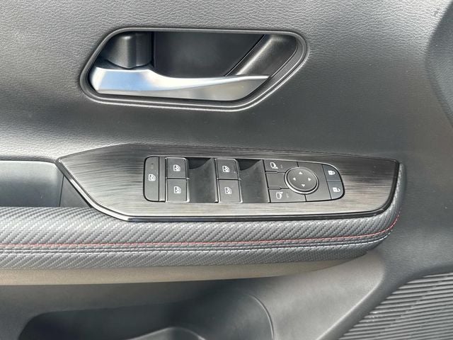 2025 Nissan Kicks SR FWD
