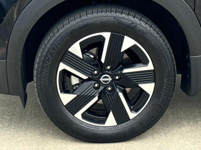 2025 Nissan Kicks SR FWD