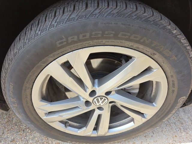 2024 Volkswagen Atlas Cross Sport 2.0T SEL R-Line