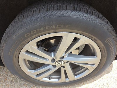 2024 Volkswagen Atlas Cross Sport 2.0T SEL R-Line