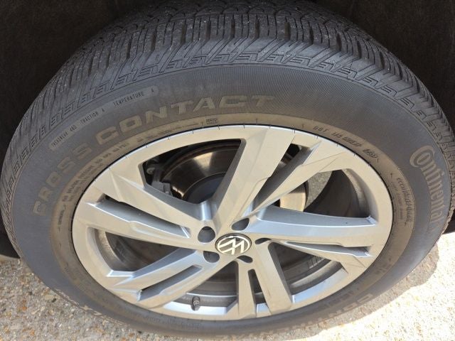 2024 Volkswagen Atlas Cross Sport 2.0T SEL R-Line