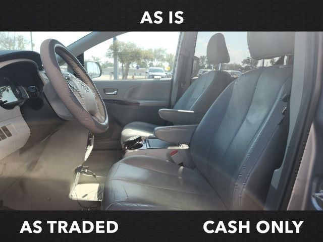 2013 Toyota Sienna XLE 8 Passenger