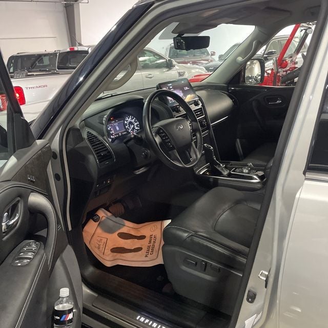 2023 INFINITI QX80 LUXE