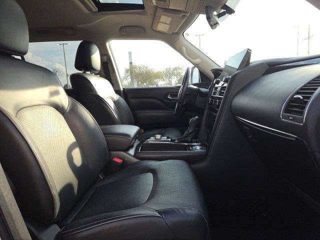 2023 INFINITI QX80 LUXE