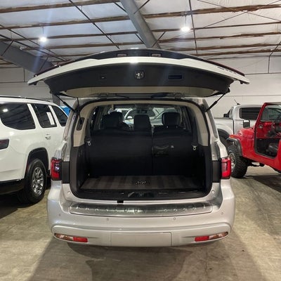 2023 INFINITI QX80 LUXE