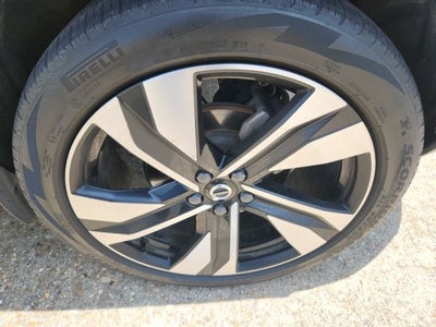 2023 Volvo XC40 B4 Plus Dark Theme