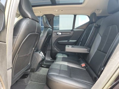 2023 Volvo XC40 B4 Plus Dark Theme