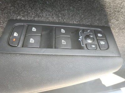 2023 Volvo XC40 B4 Plus Dark Theme