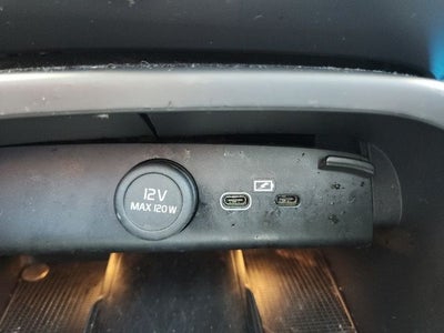 2023 Volvo XC40 B4 Plus Dark Theme