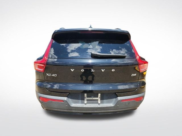 2023 Volvo XC40 B4 Plus Dark Theme